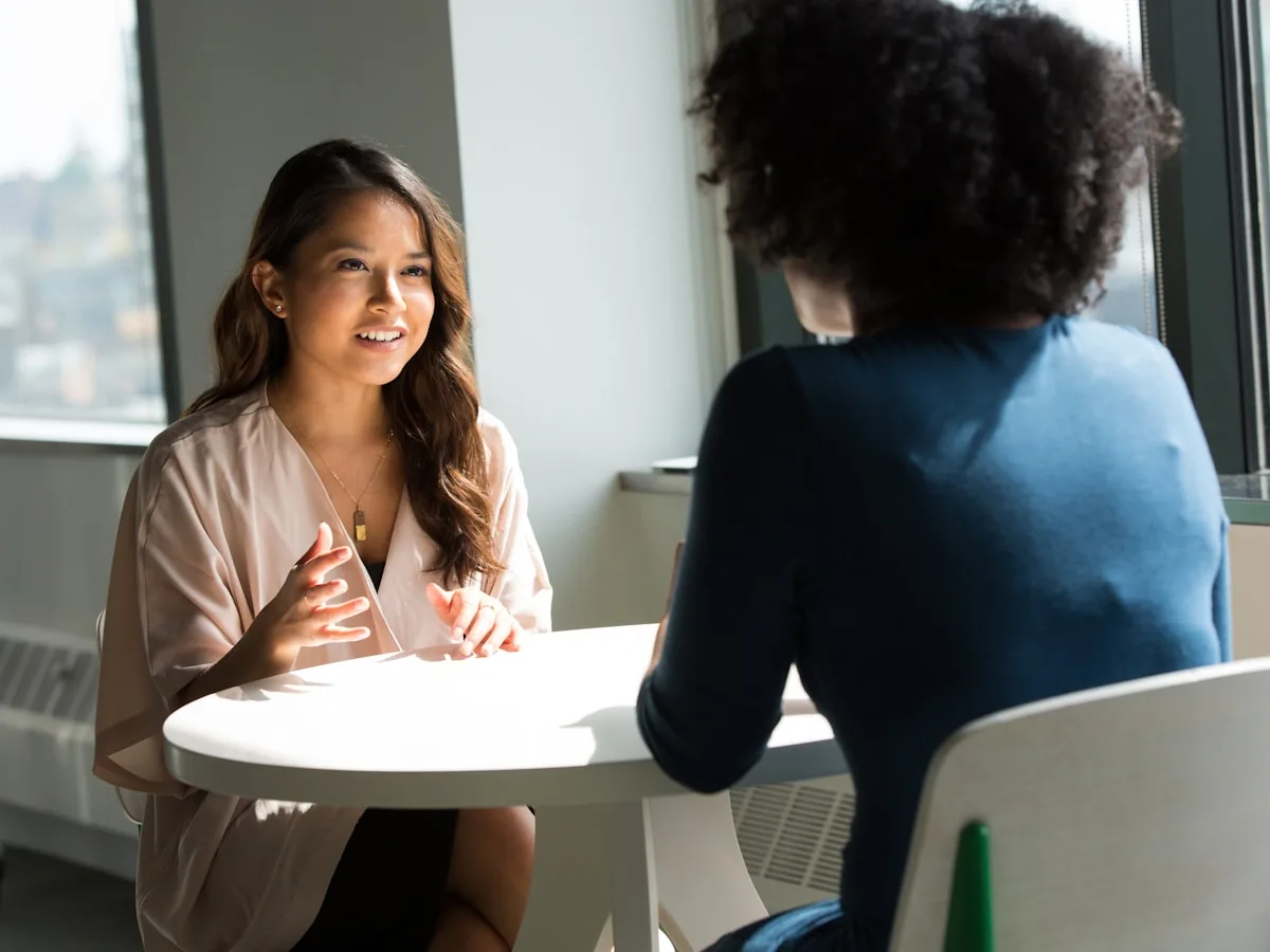 Private investigator consultation meeting